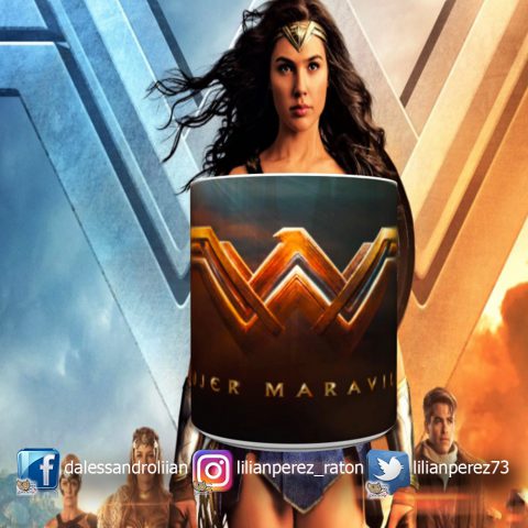 Taza Mujer Maravilla Escudo